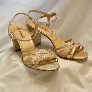 Size 9.5 Badgley Mischka Champagne Pink Glittery Strappy Sandal w/ Block Heel